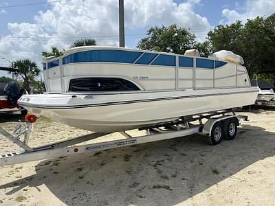 BOATZON | Hurricane FunDeck 2360 SBC OB 2025