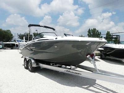 BOATZON | Hurricane SunDeck 2050 OB 2025