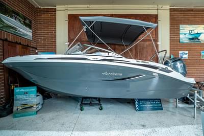 BOATZON | Hurricane SunDeck 2050 OB 2025