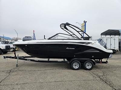 BOATZON | Hurricane SunDeck 235 OB 2023