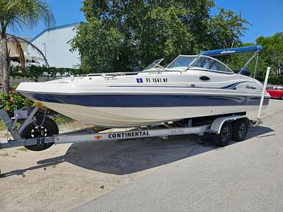 BOATZON | Hurricane SunDeck 237 DC OB 2006