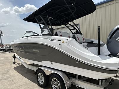 BOATZON | Hurricane SunDeck 2600 OB 2024