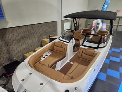 BOATZON | Hurricane SunDeck 2600 OB 2025