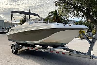 BOATZON | Hurricane SUNDECK SPORT 188 2011