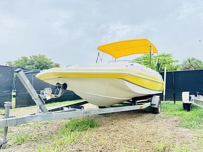 BOATZON | Hurricane Sundeck Sport 201 2011 BOATZON | Hurricane Sundeck Sport 201 2011