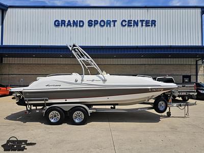 BOATZON | 2013 Hurricane SunDeck Sport 202 IO BOATZON | 2013 Hurricane SunDeck Sport 202 IO