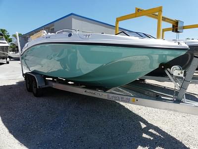 BOATZON | Hurricane SunDeck Sport 218 OB 2025