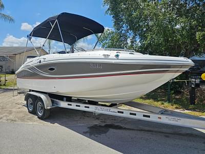 BOATZON | Hurricane SunDeck Sport 220 OB 2013