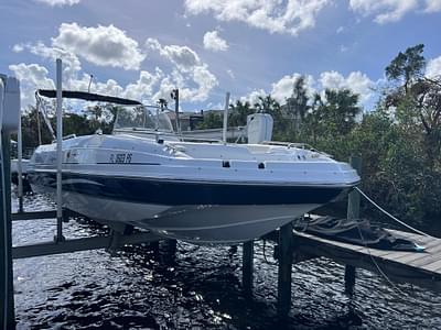 BOATZON | Hurricane SunDeck Sport 231 OB 2010