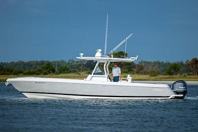 BOATZON | Intrepid 327 Center Console 2013