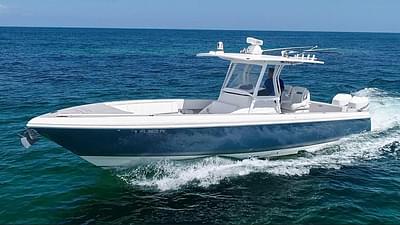 BOATZON | Intrepid 327 Center Console 2015