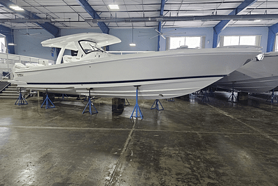 BOATZON | Intrepid 375 NOMAD SE 2025