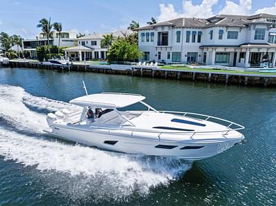 BOATZON | Intrepid 41 Valor 2024