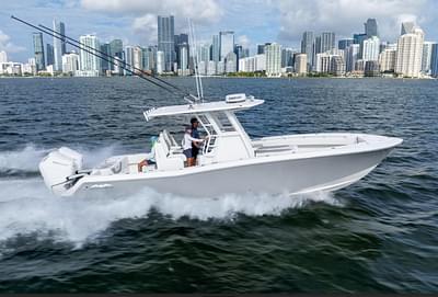 BOATZON | Invincible 33 Open Fisherman 2026