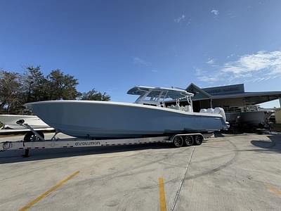 BOATZON | Invincible Boats 43 Open Fisherman 2025