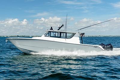 BOATZON | Invincible Boats 46 Pilothouse 2025