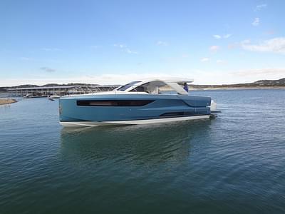 BOATZON | Jeanneau DB43 OB 2025