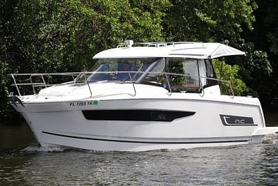 BOATZON | Jeanneau NC Weekender 895 2023