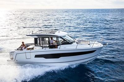 BOATZON | Jeanneau NC Weekender 895 Series 2 2024