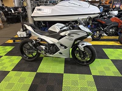 BOATZON | Kawasaki Ninja 500 ABS 2025 BOATZON | Kawasaki Ninja 500 ABS 2025