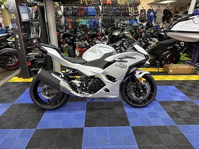 BOATZON | Kawasaki Ninja 500 Base 2025