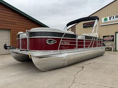 BOATZON | Landau Island Breeze 212 Fish Rear Seating 2022