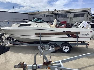BOATZON | Larson Dc228 1990