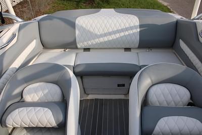BOATZON | 2007 Larson Senza 186 I/O