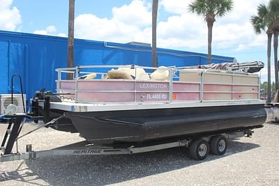 BOATZON | Lexington 319C 2019