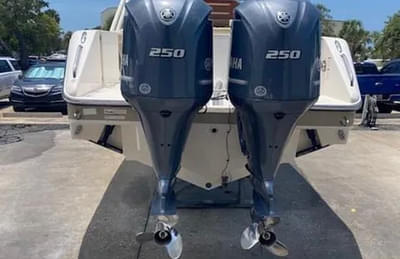 BOATZON | Little Used Yamaha 250HP 4 Stroke Outboard Motor Engine