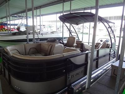 BOATZON | Lowe Retreat 230 RFL 2019
