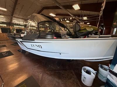 BOATZON | Lund 1775 Impact XS Sport 2025