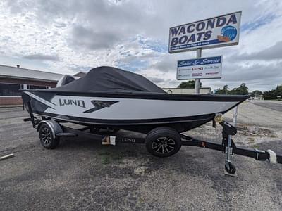 BOATZON | Lund 1875 Crossover XS 2025 BOATZON | Lund 1875 Crossover XS 2025