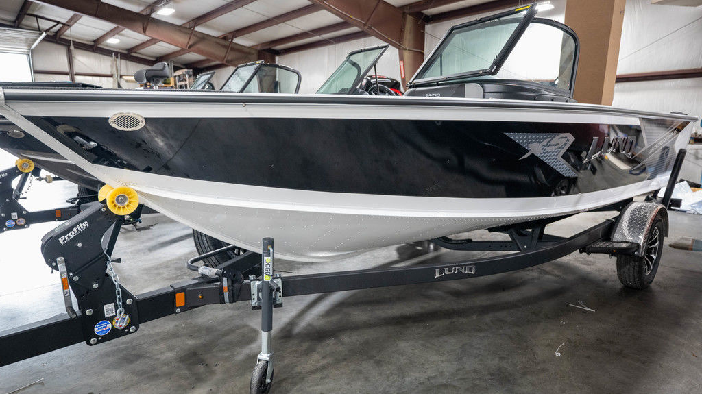 2025 Lund 1875 Crossover XS Sport - Sold Boat
