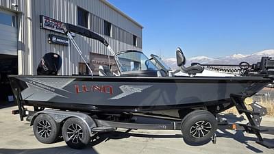 BOATZON | Lund 1875 Crossover XS Sport 2025 BOATZON | Lund 1875 Crossover XS Sport 2025
