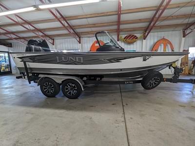 BOATZON | Lund 1975 Pro V Sport 2025