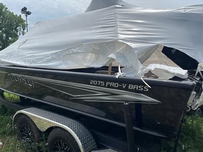 BOATZON | Lund 2075 ProV Bass XS Pedestal Seating 2021 BOATZON | Lund 2075 ProV Bass XS Pedestal Seating 2021
