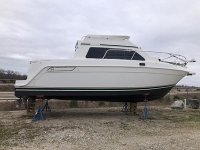 BOATZON | Mainship 31 Sedan Bridge 1994