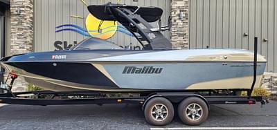 BOATZON | 2018 Malibu 25 LSV