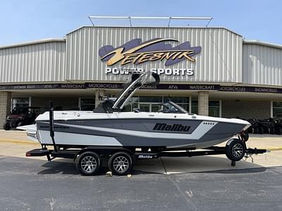 BOATZON | Malibu Boats 21 LX 2023