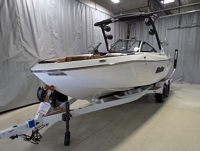 BOATZON | Malibu Boats 23 LSV 2025