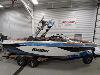 BOATZON | Malibu Boats 23 LSV 2025