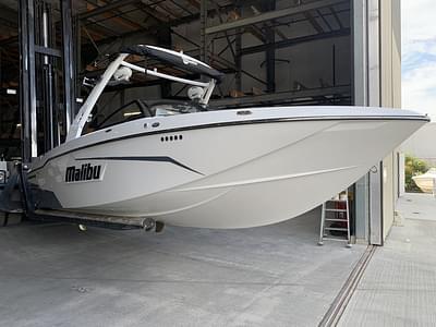 BOATZON | Malibu Boats 25 LSV 2019