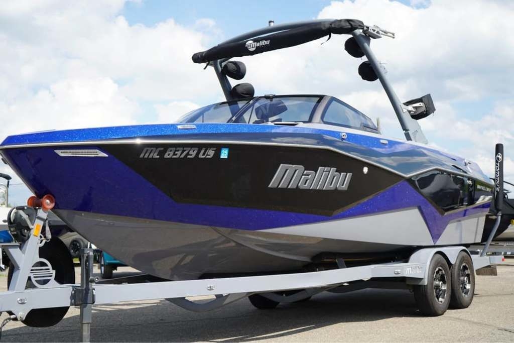 2022 Malibu Boats 25 LSV - Sold Boat