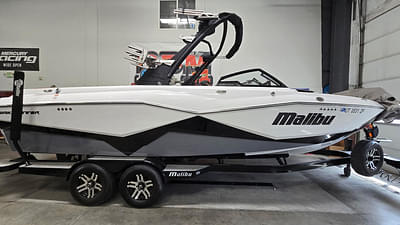 BOATZON | Malibu Boats 25 LSV 2023