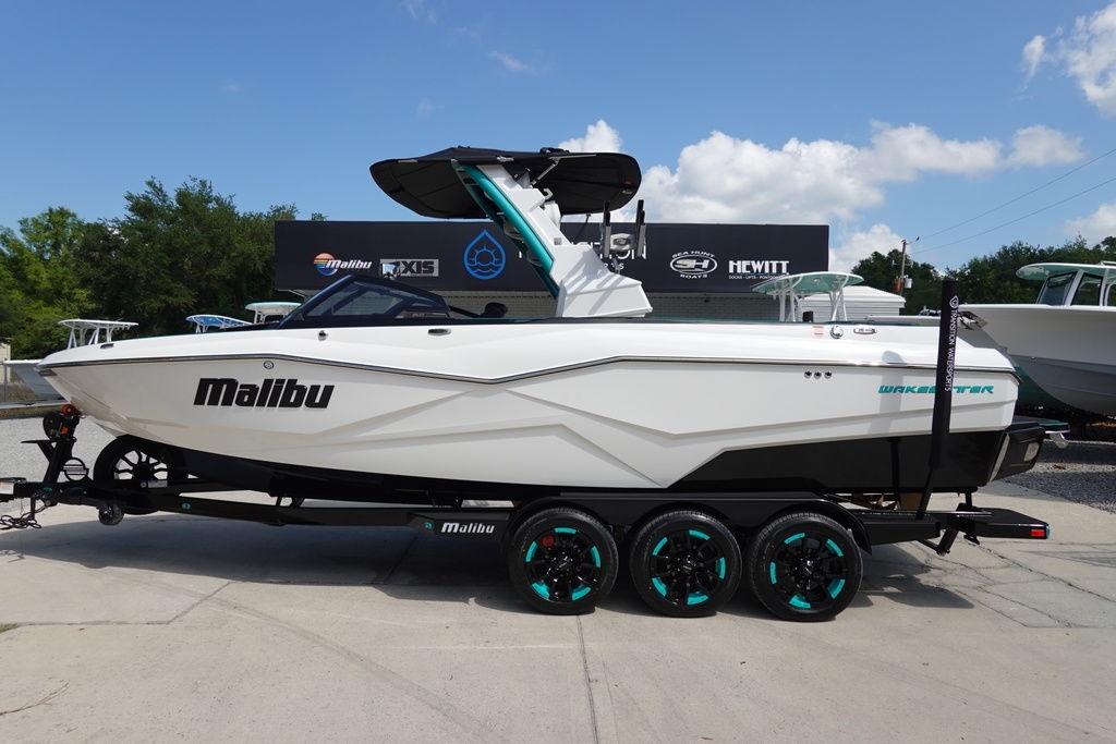 2023 Malibu Boats 25 LSV - Sold Boat