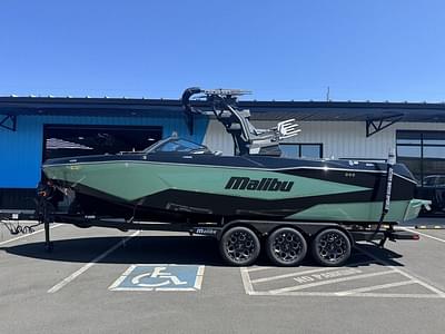BOATZON | Malibu Boats 25 LSV 2025