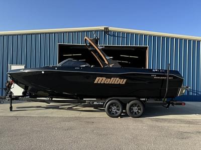 BOATZON | Malibu Boats 25 LSV 2025