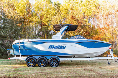 BOATZON | Malibu Boats 26 LSV 2025