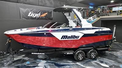 BOATZON | Malibu Boats M220 2021